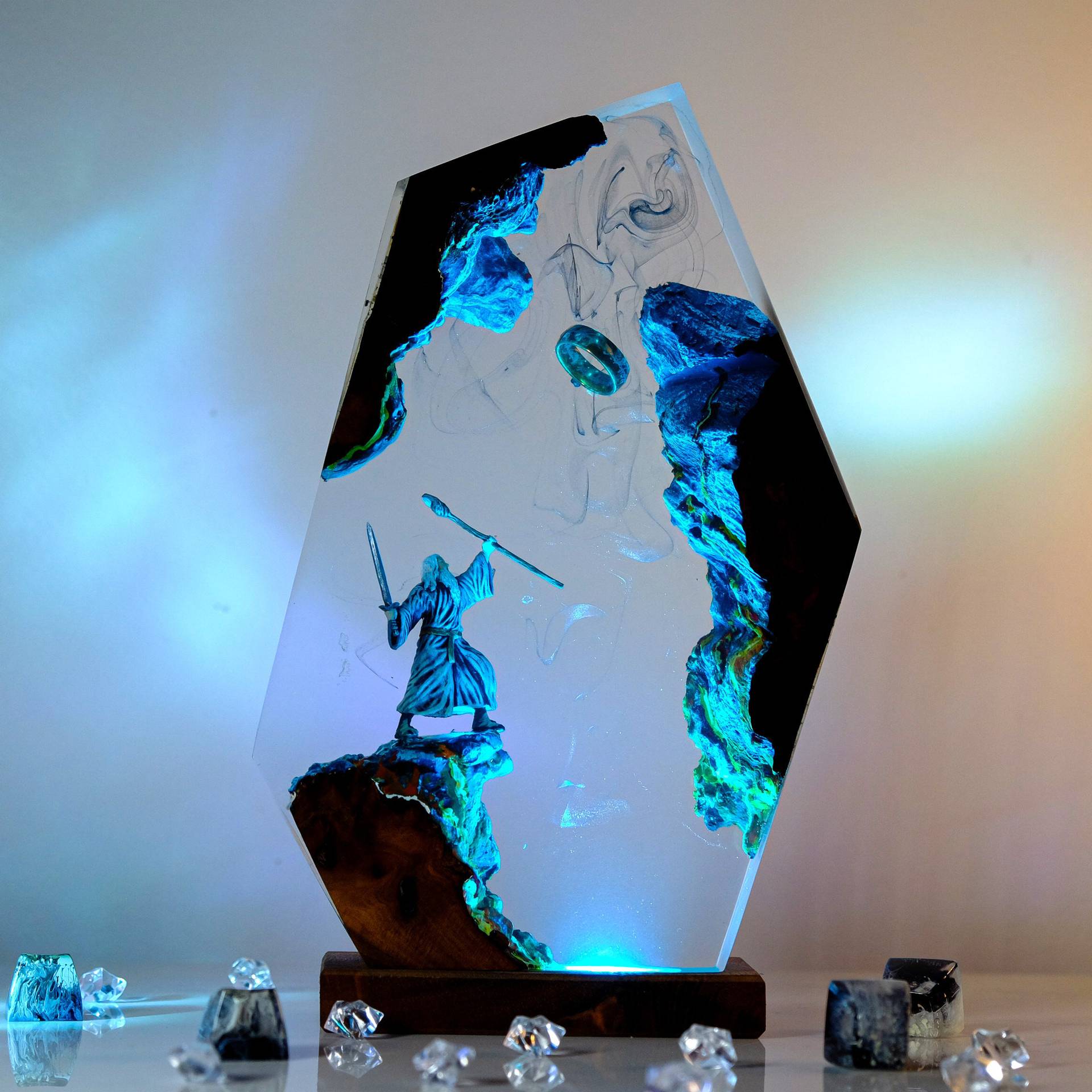 Home Decor For Wedding - Figurka z sceny filmowej, stolik, lampa